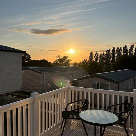 Escape City Caravan Lytchett Minster Екстер'єр фото