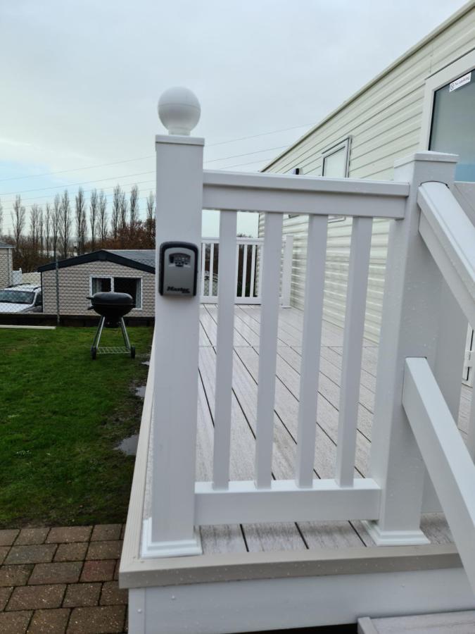Escape City Caravan Lytchett Minster Екстер'єр фото