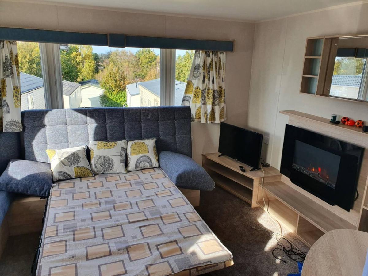 Escape City Caravan Lytchett Minster Екстер'єр фото